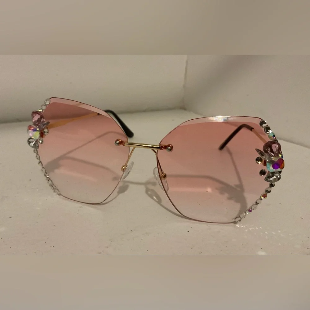 Oversized Rhinestone Bling Sunglasses Square Gradient Pink Lenses Gold Wireless